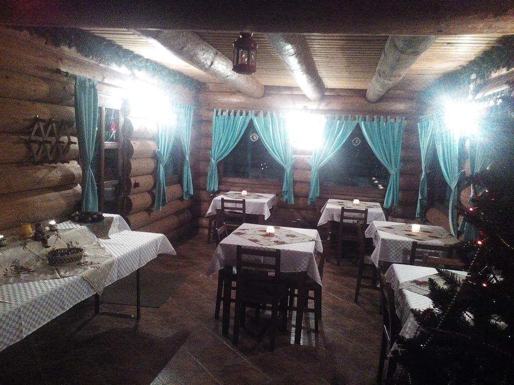 Sîmbăta de Sus Casa Muntelui - Sambataゲストハウス エクステリア 写真