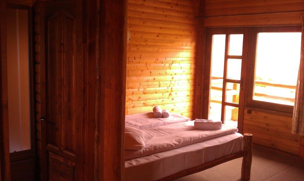 Sîmbăta de Sus Casa Muntelui - Sambataゲストハウス 部屋 写真