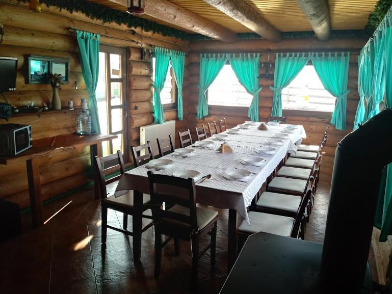 Sîmbăta de Sus Casa Muntelui - Sambataゲストハウス エクステリア 写真