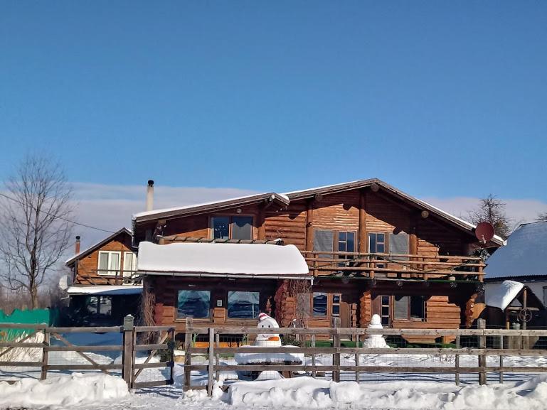 Sîmbăta de Sus Casa Muntelui - Sambataゲストハウス エクステリア 写真