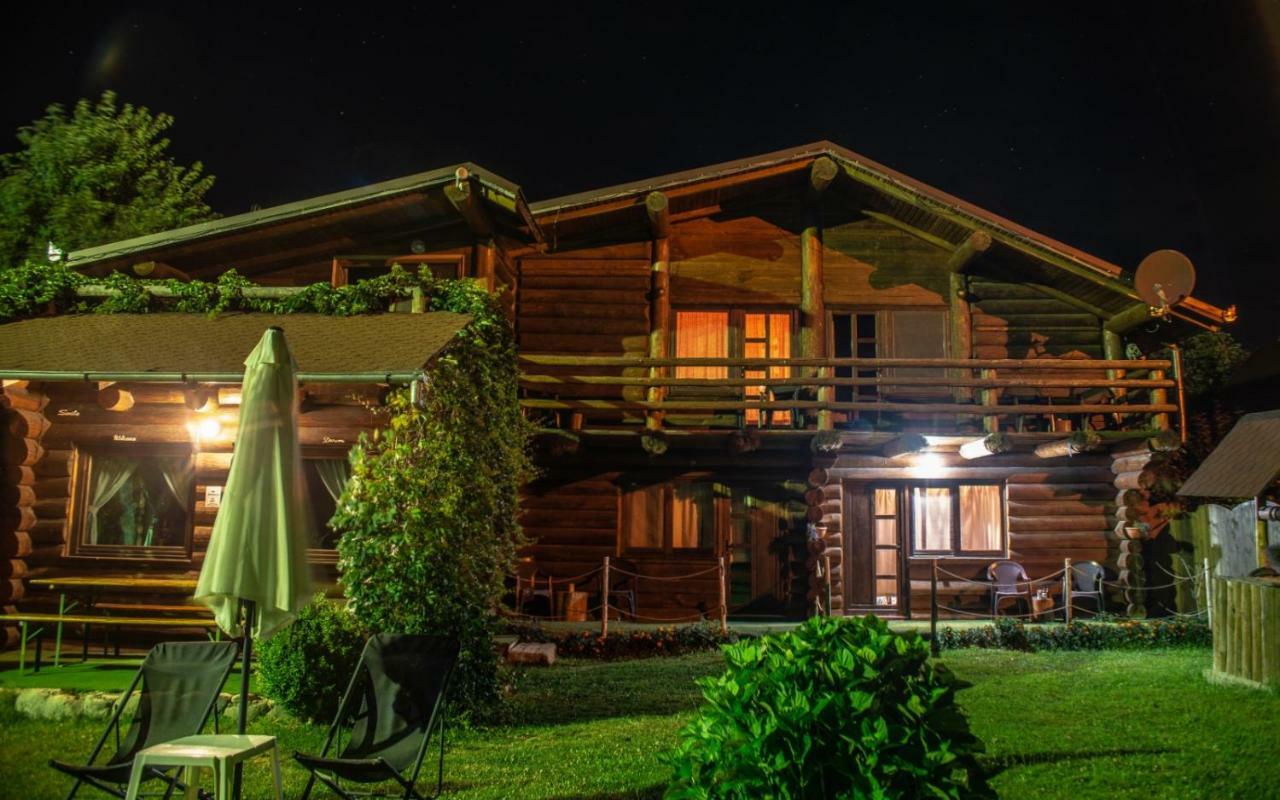 Sîmbăta de Sus Casa Muntelui - Sambataゲストハウス エクステリア 写真