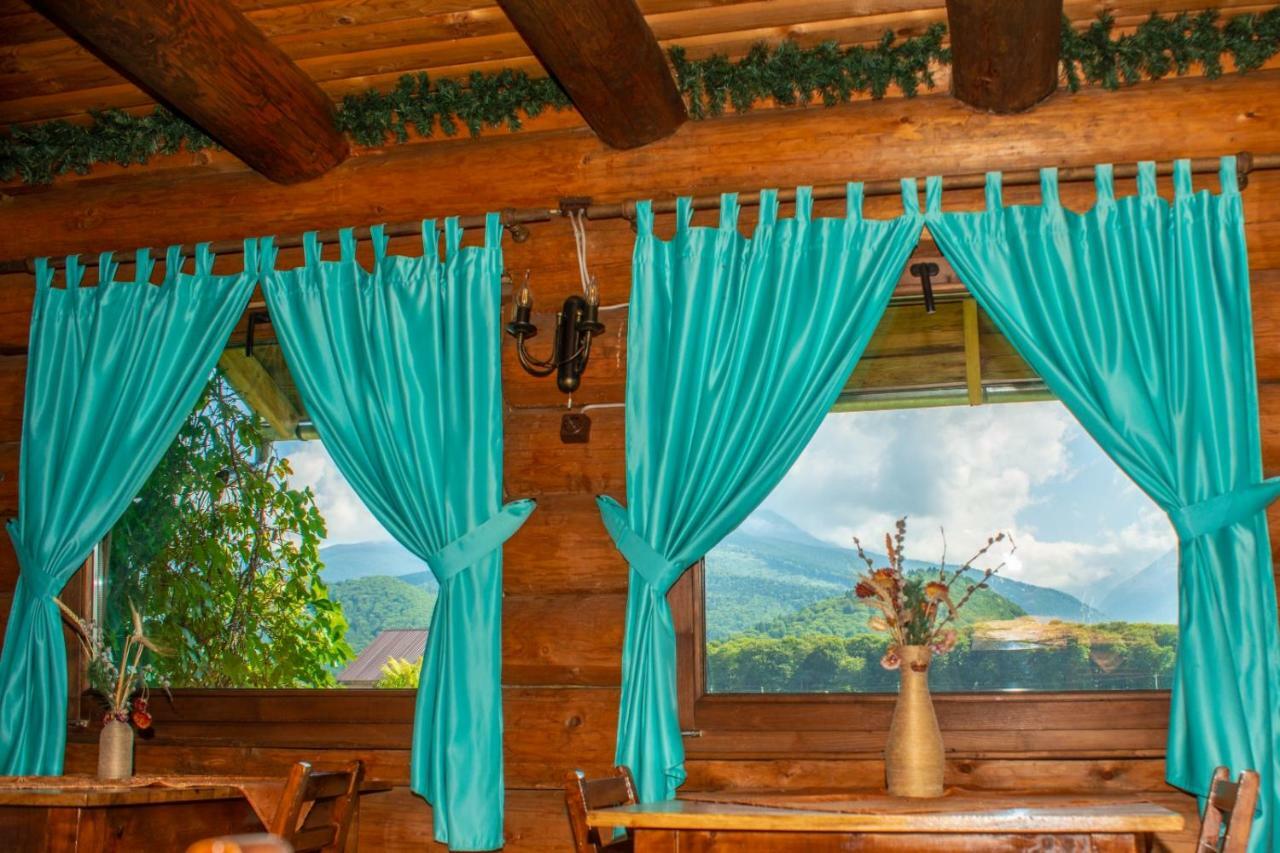 Sîmbăta de Sus Casa Muntelui - Sambataゲストハウス エクステリア 写真