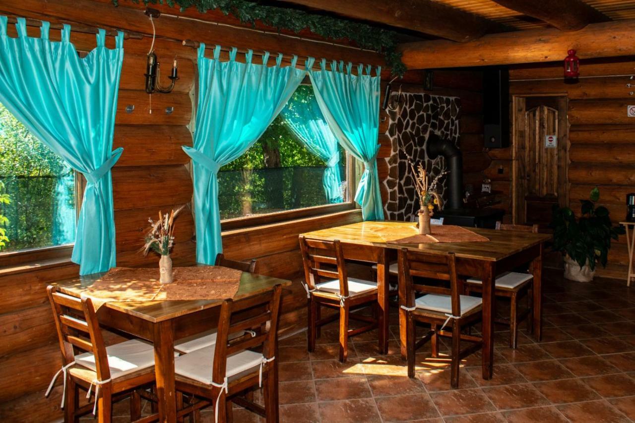 Sîmbăta de Sus Casa Muntelui - Sambataゲストハウス エクステリア 写真